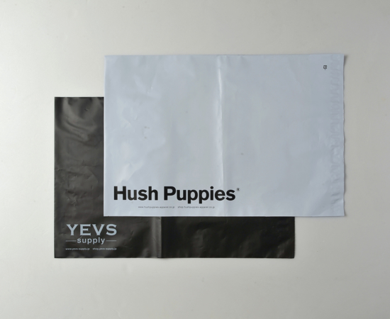 「Hash Puppies」と「YEVS supply」の発送袋